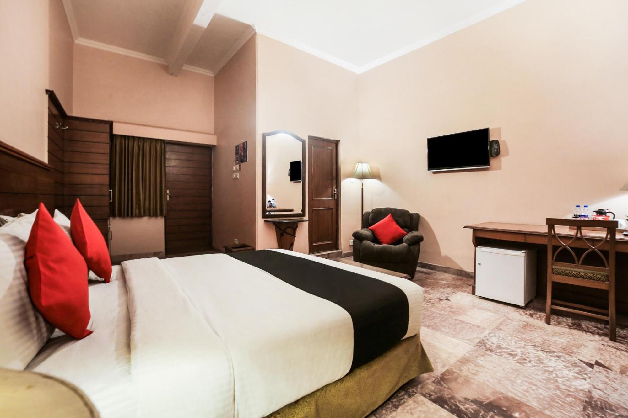 Townhouse Dayal - A Boutique 4*